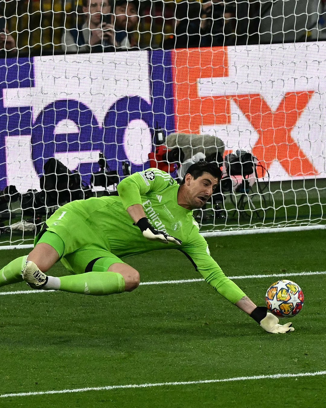 加时末段皇家马德里备战欧冠；门线救险细节曝光；管理层满意；数据趋势出现新变化的简单介绍