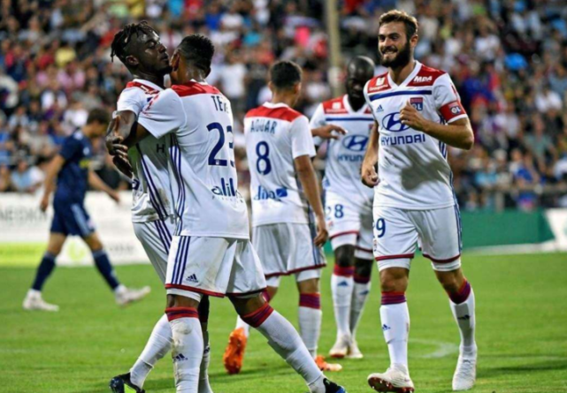 金州勇士训练开放日，赛前止住颓势引欢呼，法甲在即，资深球员宣示担当 