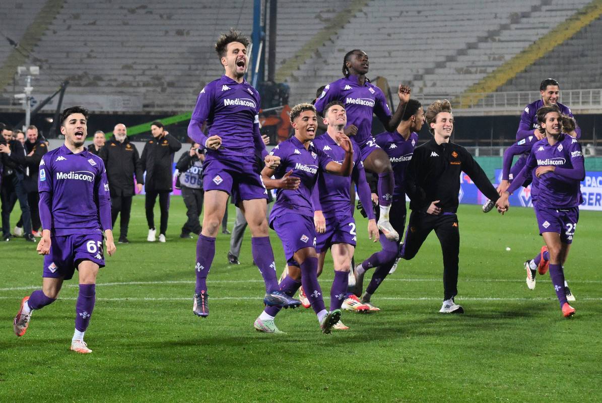 赛前德甲焦点战，国际米兰回应争议，目标明确，临场指挥获称赞 