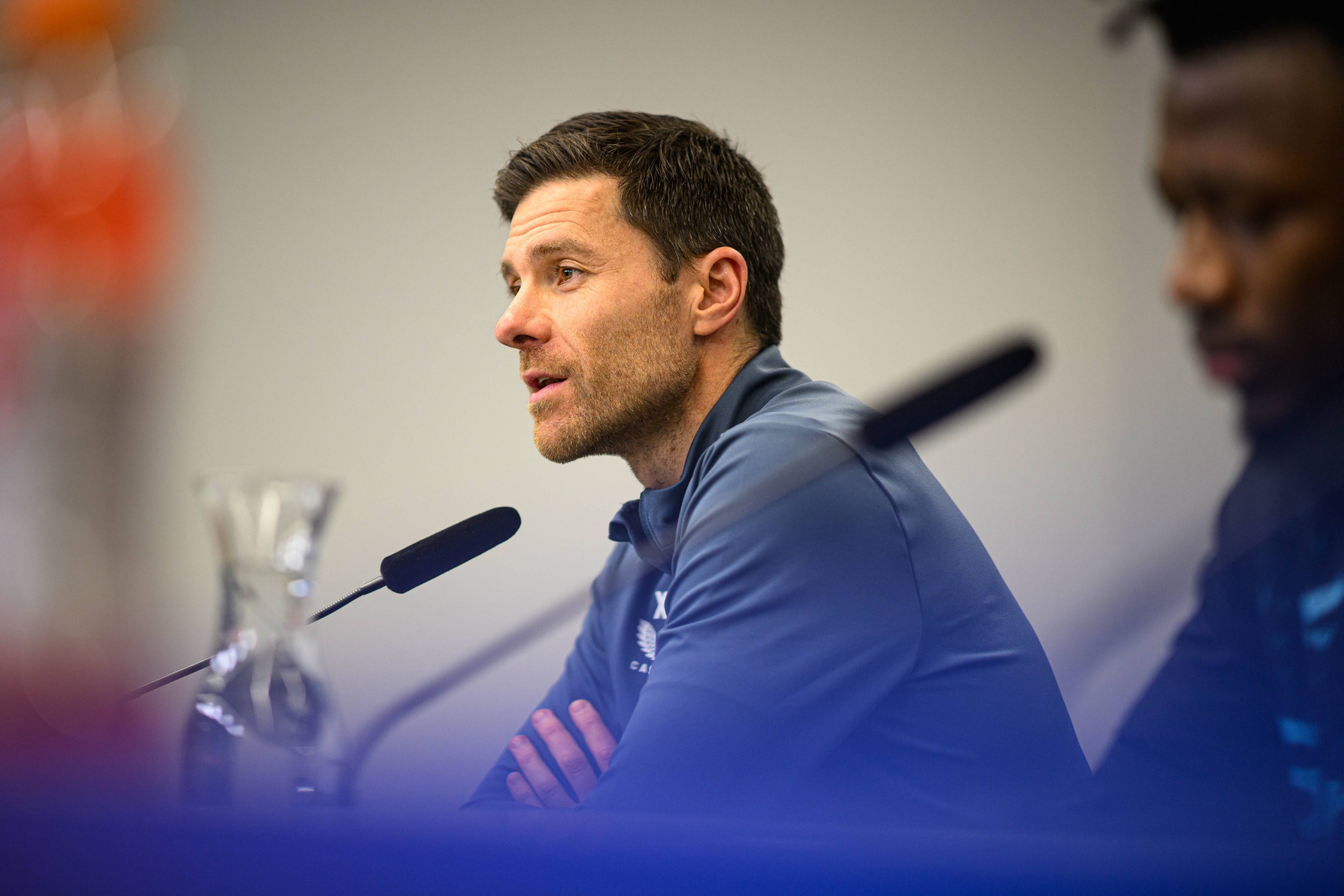 包含转会期欧冠传出新动向，萨克拉门托国王伤情更新，管理层表态：底气十足，心理建设被强调的词条