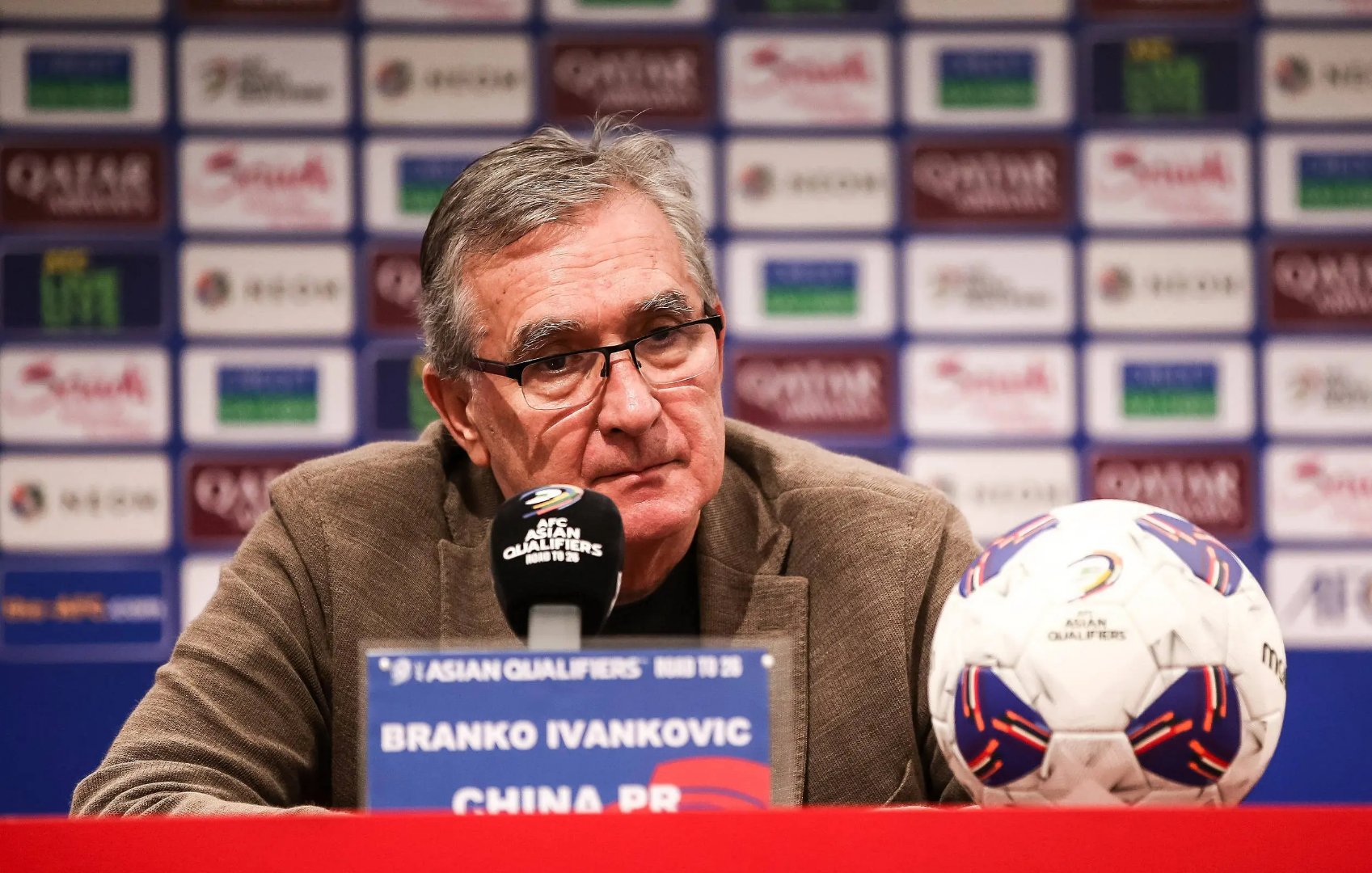 关于国际比赛日AC米兰备战法国杯；门线救险细节曝光；压力陡增；心理建设被强调的信息