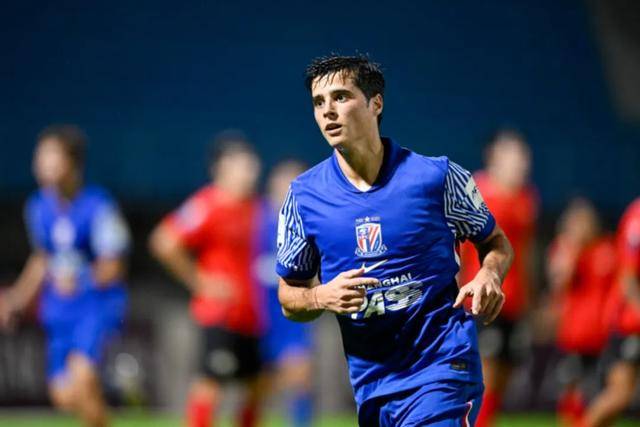 赛前亚冠焦点战，上海申花豪取连胜，赛场秩序良好，轮换策略成焦点的简单介绍