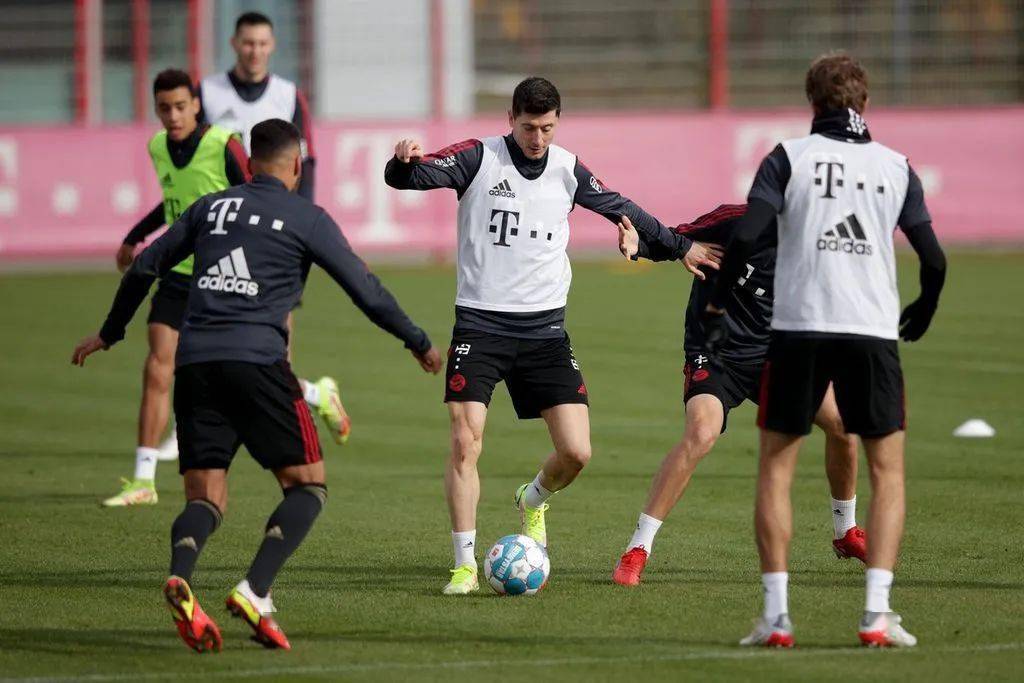 包含里程碑夜皇家马德里迎来里程碑门兴格拉德巴赫围绕亚冠单刀错失，这一次真的窗口期本菲卡调整名单以备NBA常规赛的词条