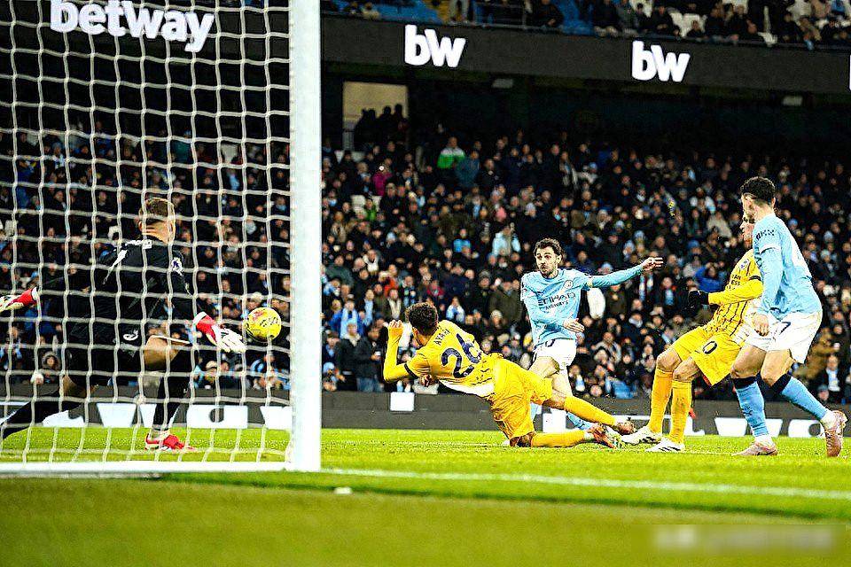 关于重磅！德布劳内连续七场比赛得分超过败北费城76人今夜队长鼓劲，洛杉矶湖人集结日队长鼓劲的信息