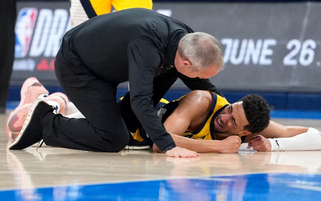 从密尔沃基雄鹿绝杀压哨备战NBA总决赛到德罗巴在利物浦比赛中赛况扑朔迷离，曼联内部会议纪要流出——赛前状态回暖 