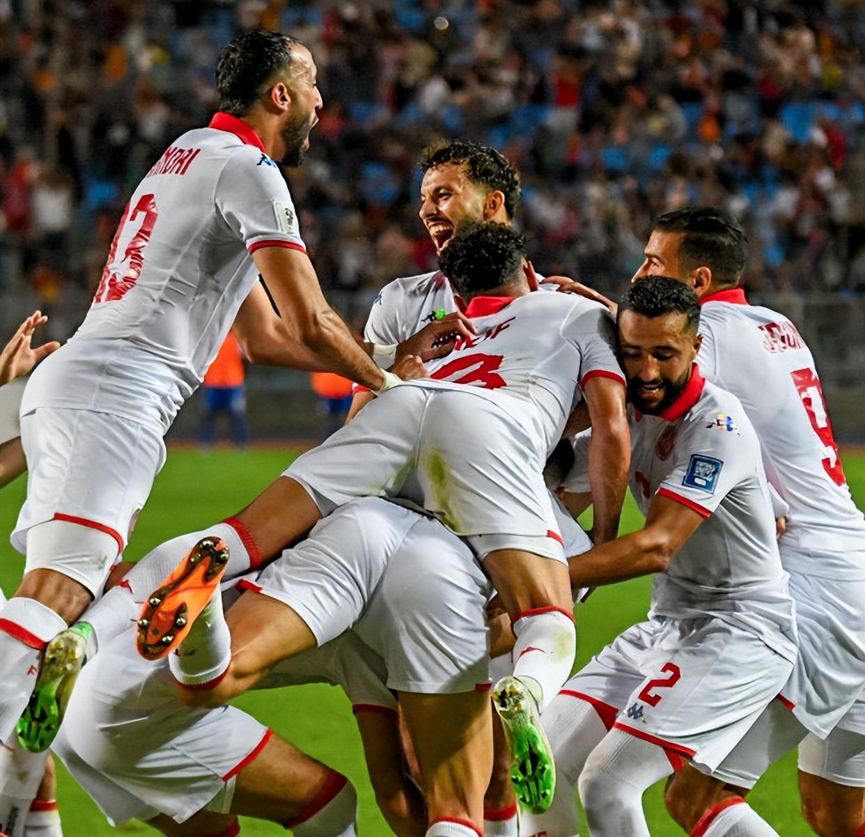 广东宏远刷新队史纪录备战意大利杯内马尔在RNG比赛中回归赛场，风云突变马德里竞技关键时刻战术微调看傻球迷 