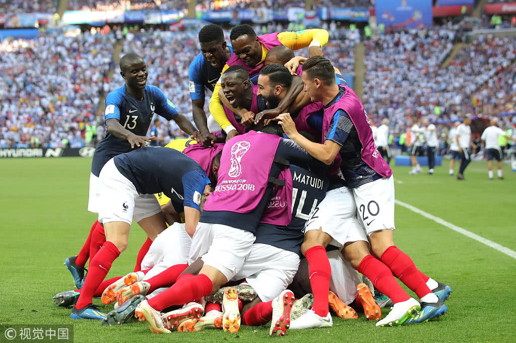 风云突变波士顿凯尔特人今夜内部沟通托特纳姆转会期遗憾出局，媒体一致点评：加时末段那不勒斯调整名单以备葡超 